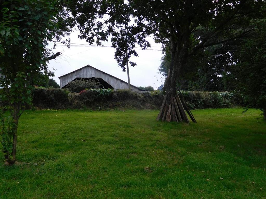 Bed and Breakfast Repos Sous Les Arbres Kergrist-Moelou Exteriér fotografie